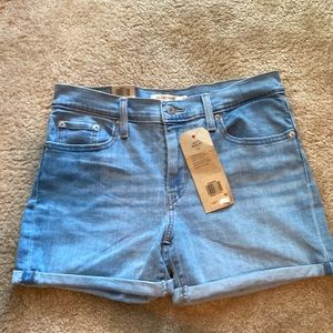 Brand New Levi’s Jean shorts
